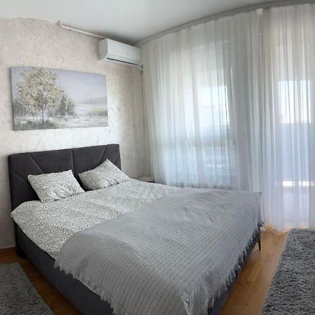 Manhattan Apartman Belvil Belgrado Esterno foto