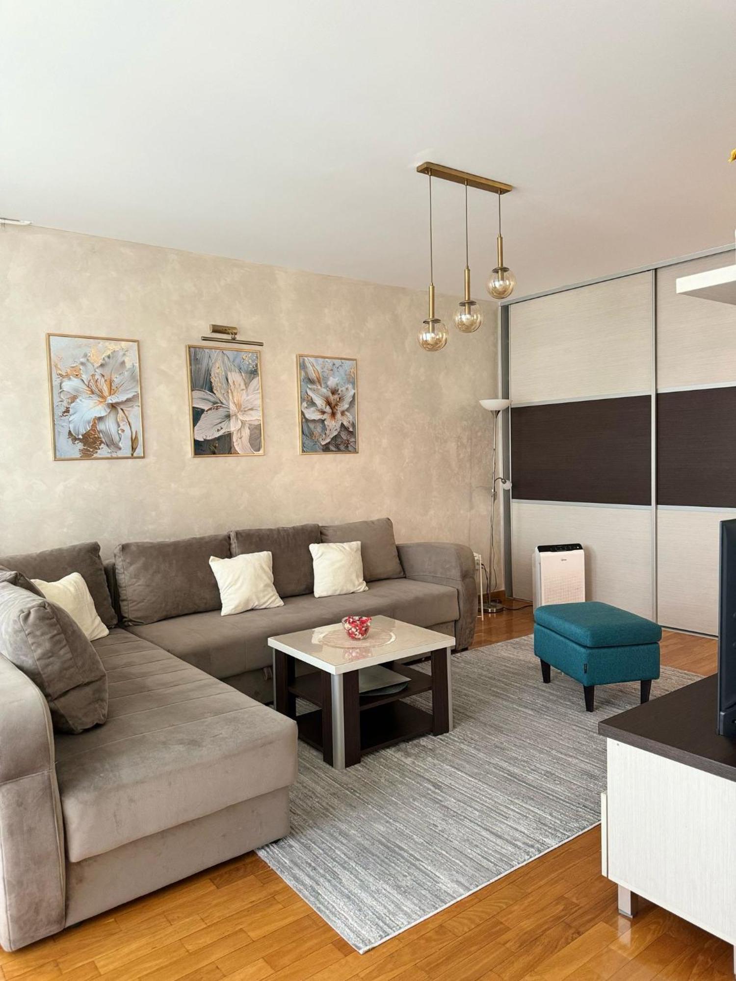 Manhattan Apartman Belvil Belgrado Esterno foto