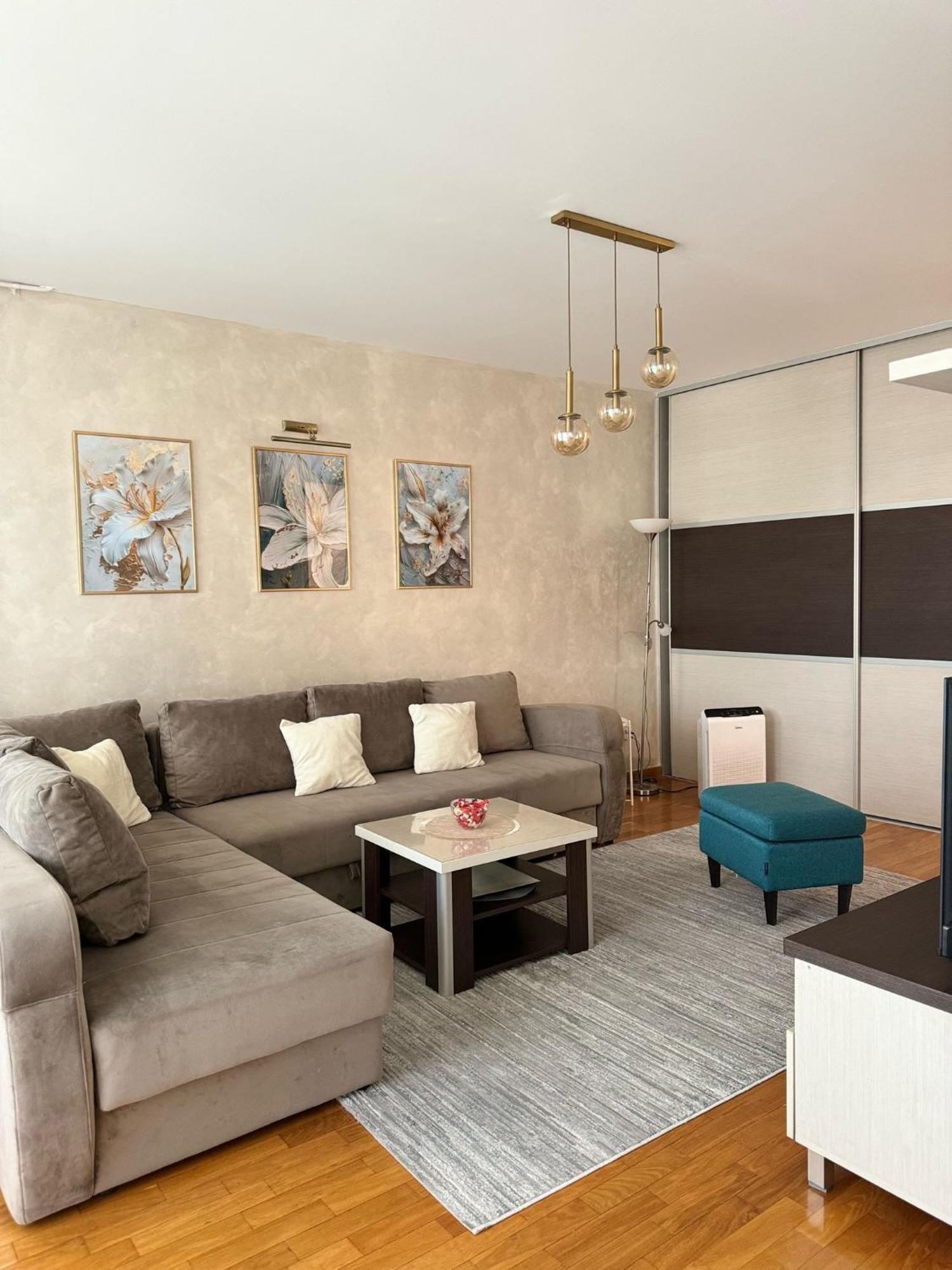 Manhattan Apartman Belvil Belgrado Esterno foto