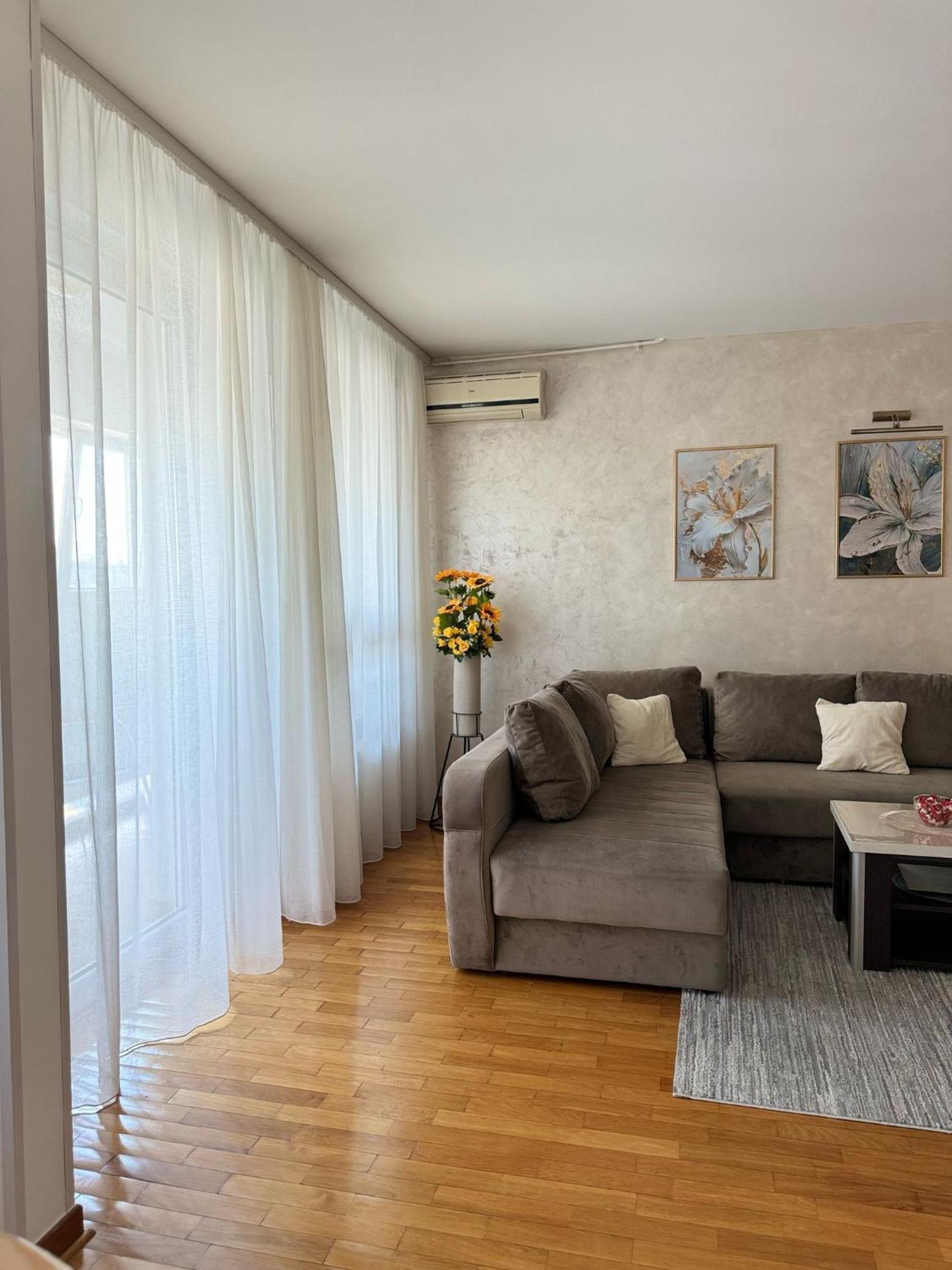 Manhattan Apartman Belvil Belgrado Esterno foto