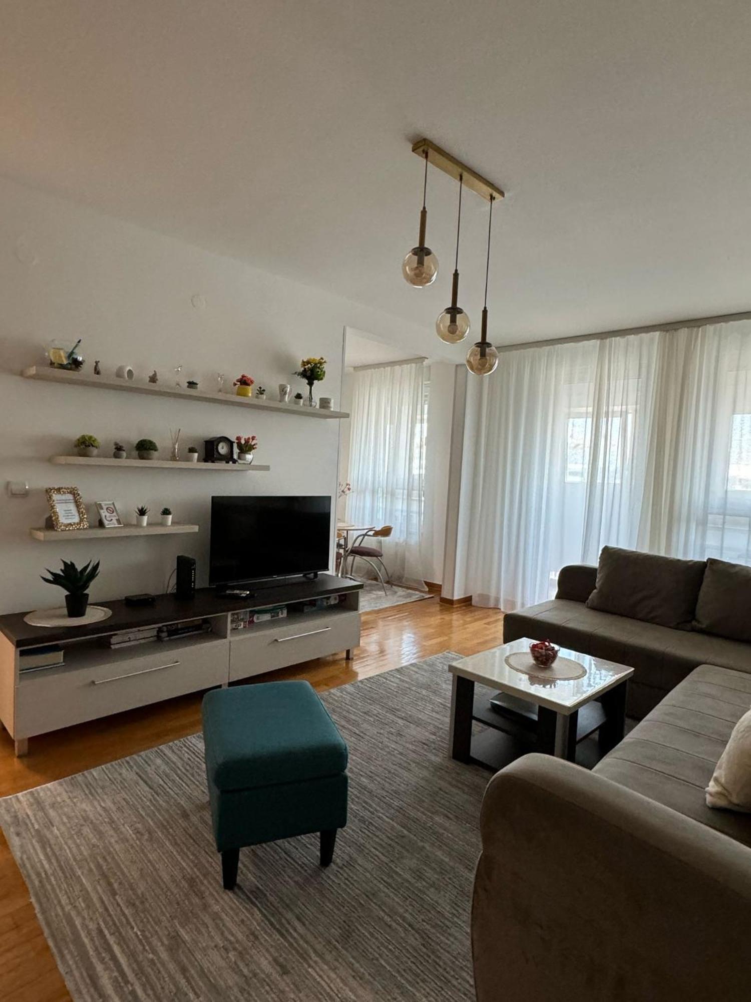 Manhattan Apartman Belvil Belgrado Esterno foto